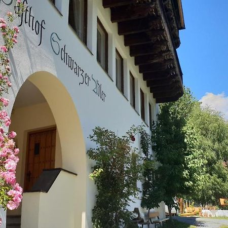 Hotel Schwarzer Adler เพทท์นอย อัม อาร์ลแบร์ก ภายนอก รูปภาพ